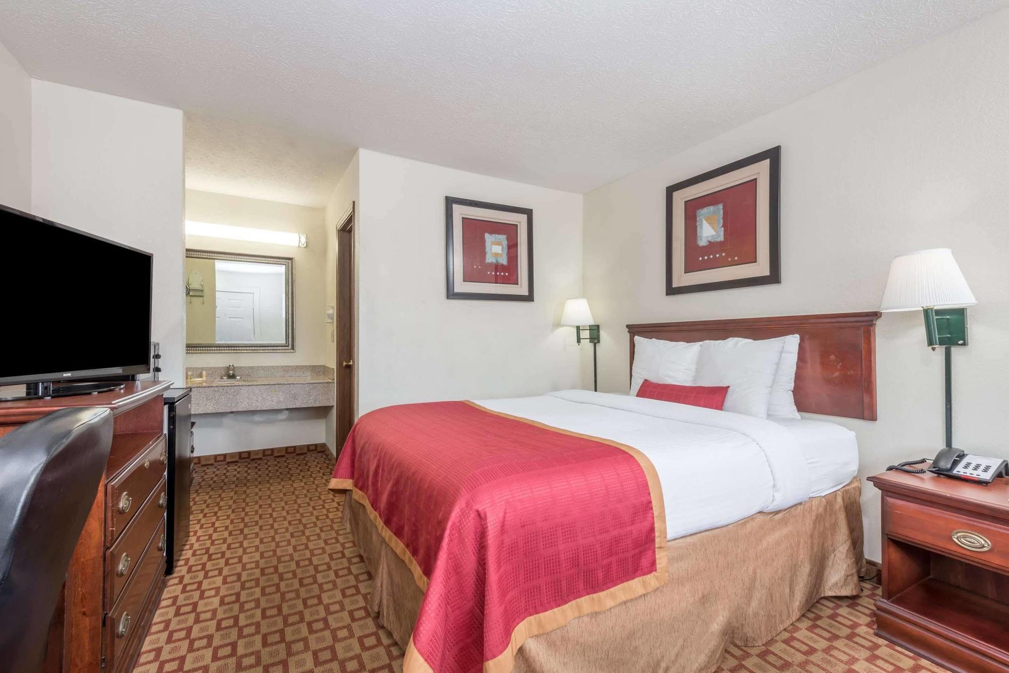 Days Inn By Wyndham Bloomington Kültér fotó