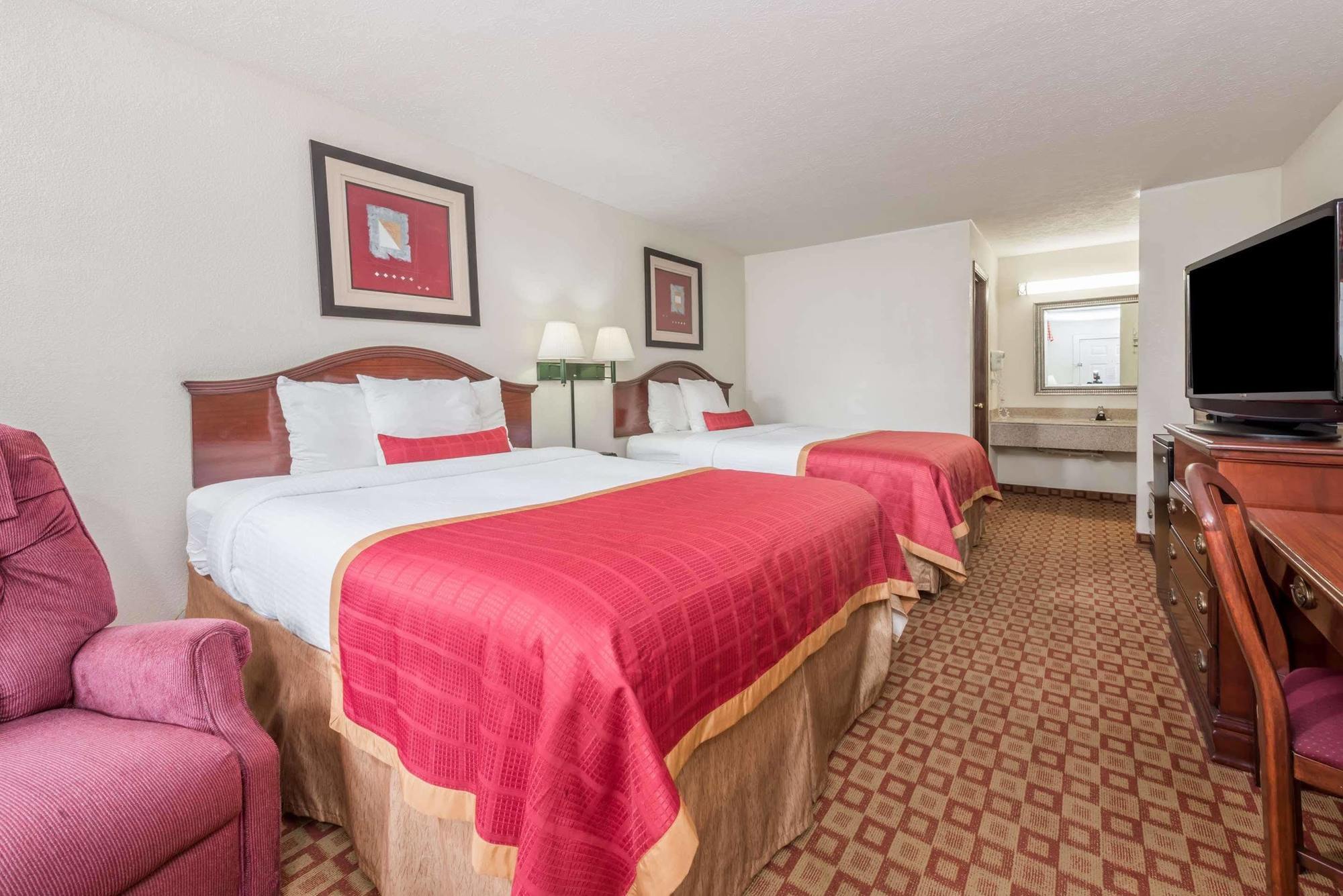 Days Inn By Wyndham Bloomington Kültér fotó