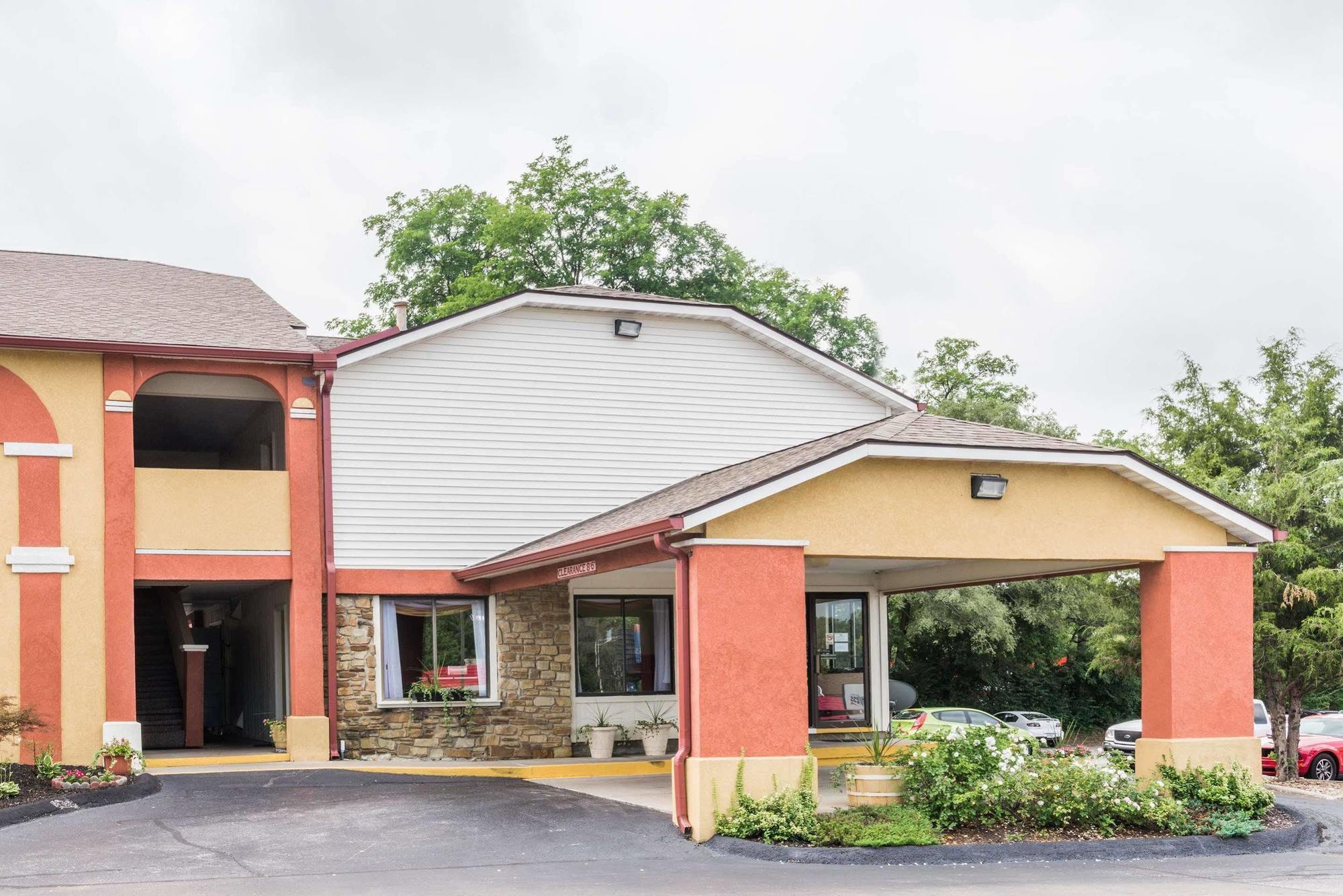 Days Inn By Wyndham Bloomington Kültér fotó