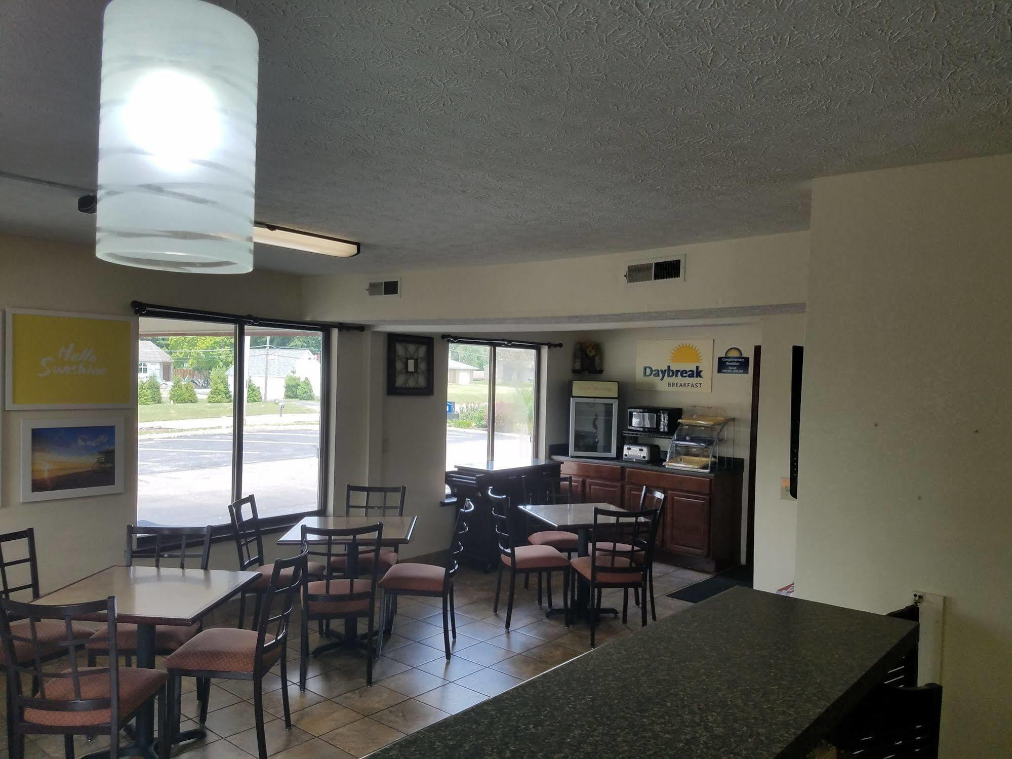 Days Inn By Wyndham Bloomington Kültér fotó