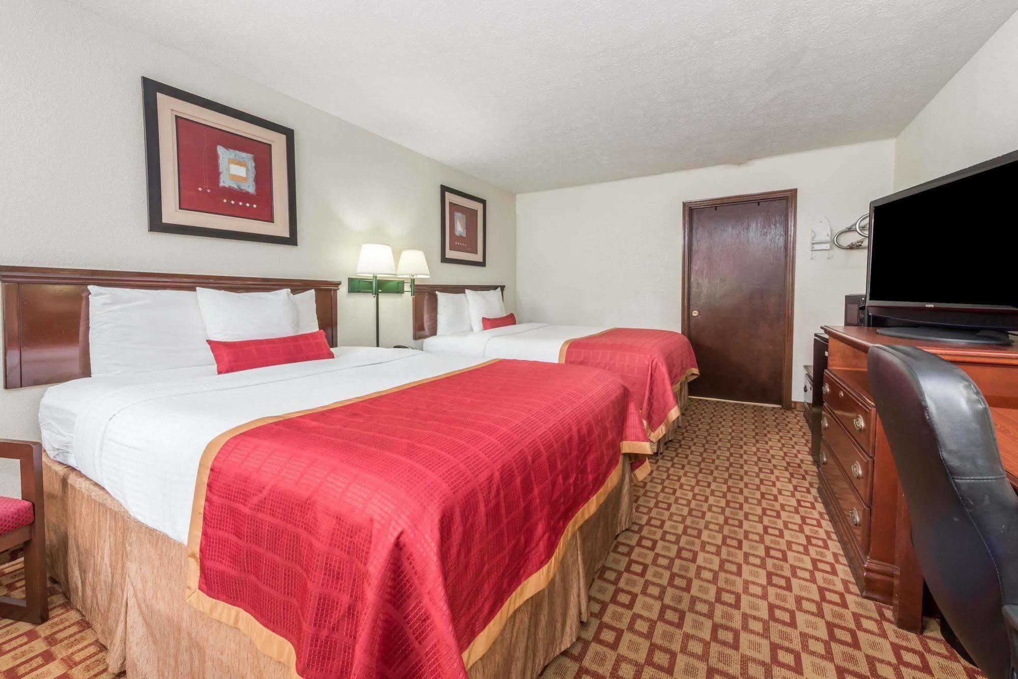 Days Inn By Wyndham Bloomington Kültér fotó