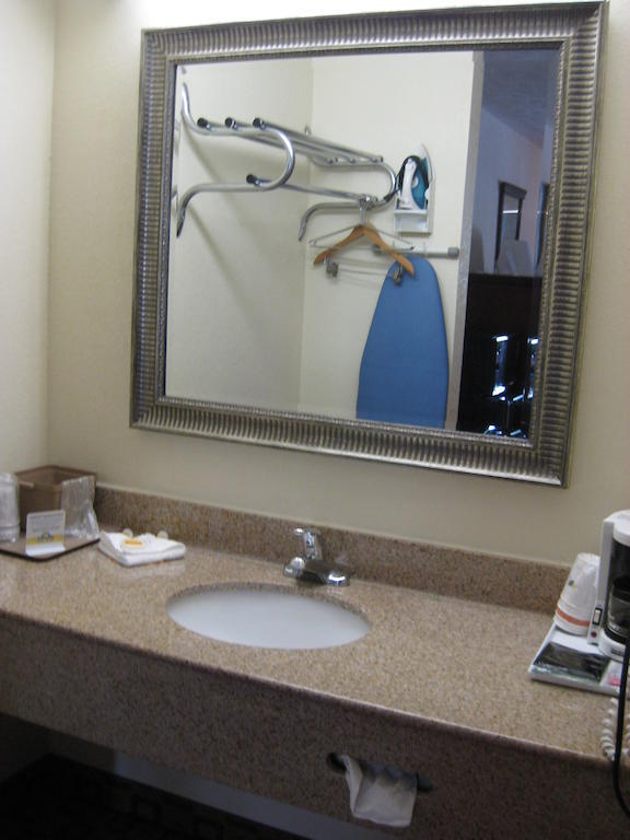Days Inn By Wyndham Bloomington Kültér fotó
